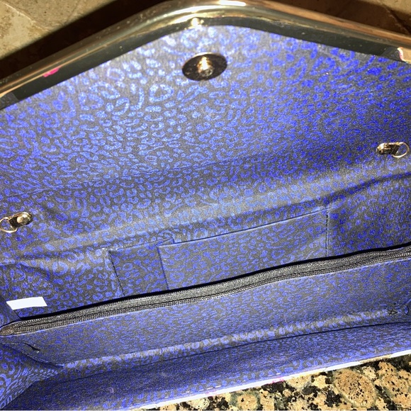 Torts Caliente matching 4 inch heels with matching envelope clutch - Picture 10 of 12